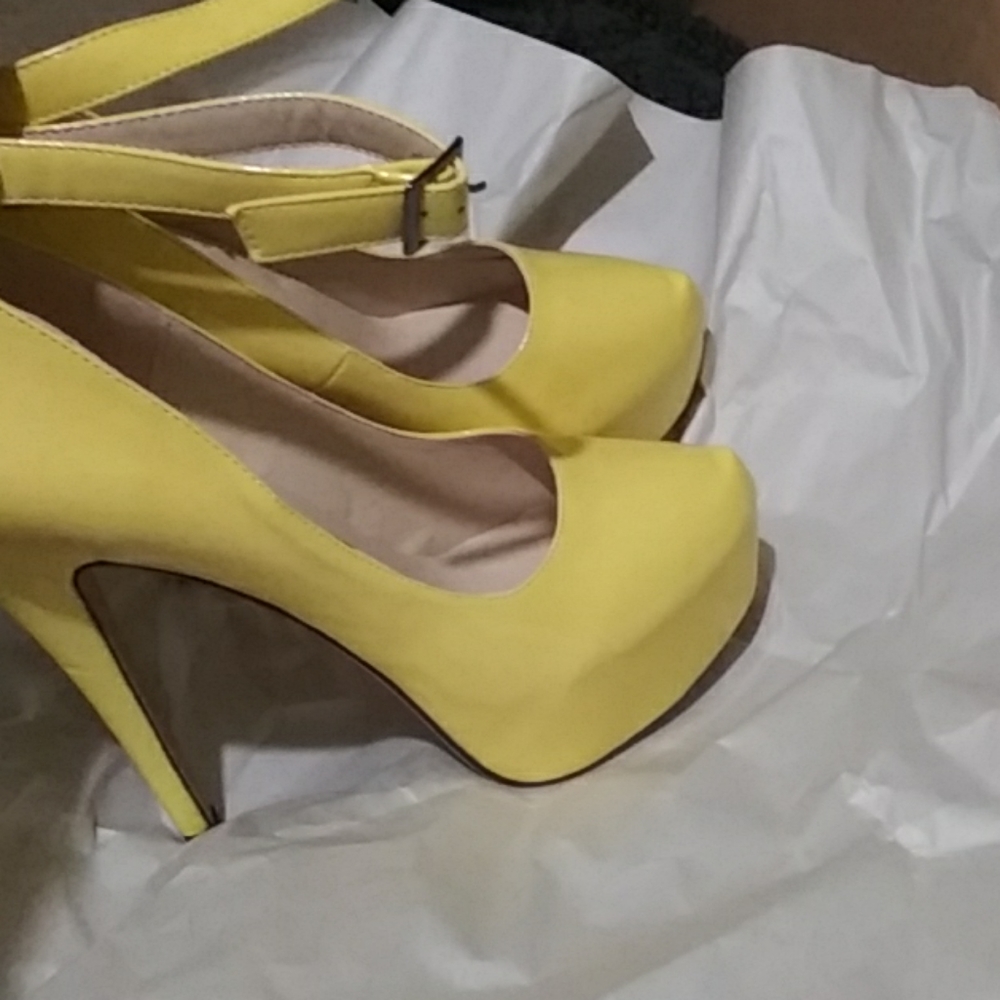 Shoes - Picture 3 of 3